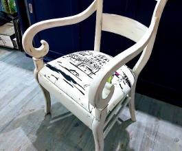 Fauteuil anciennement paillé, garniture contemporaine, Tissu Canovas