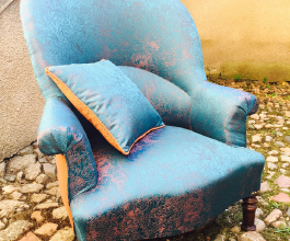 Fauteuil Crapaud, garniture traditionnelle, Tissu Jean-Paul Gaultier By Lelievre